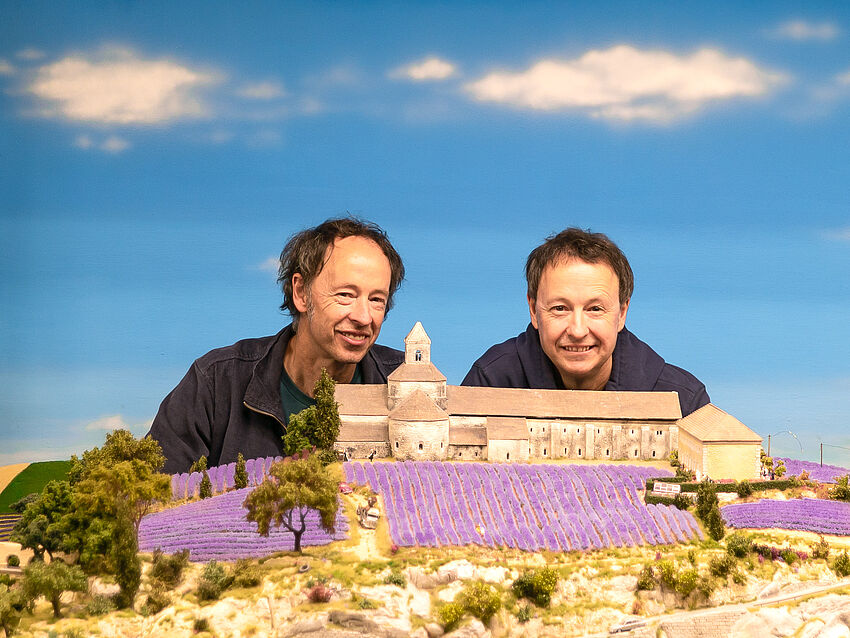 Gerrit & Frederik Braun in der Miniatur-Provence